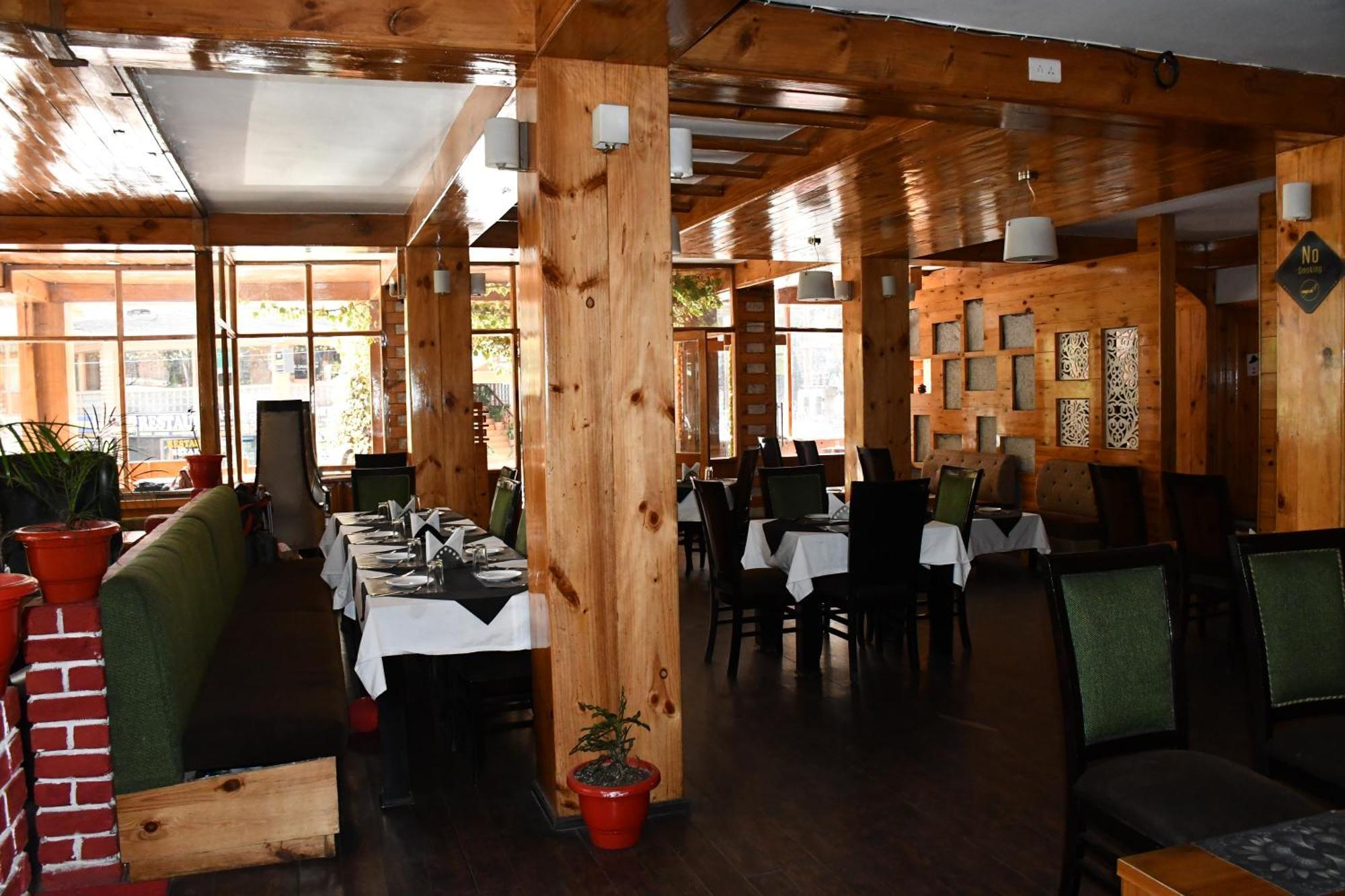 The Whispering Inn Resort And Bar Manāli Exteriér fotografie