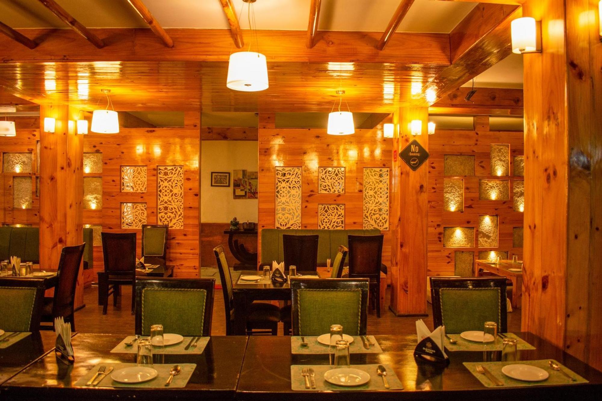 The Whispering Inn Resort And Bar Manāli Exteriér fotografie