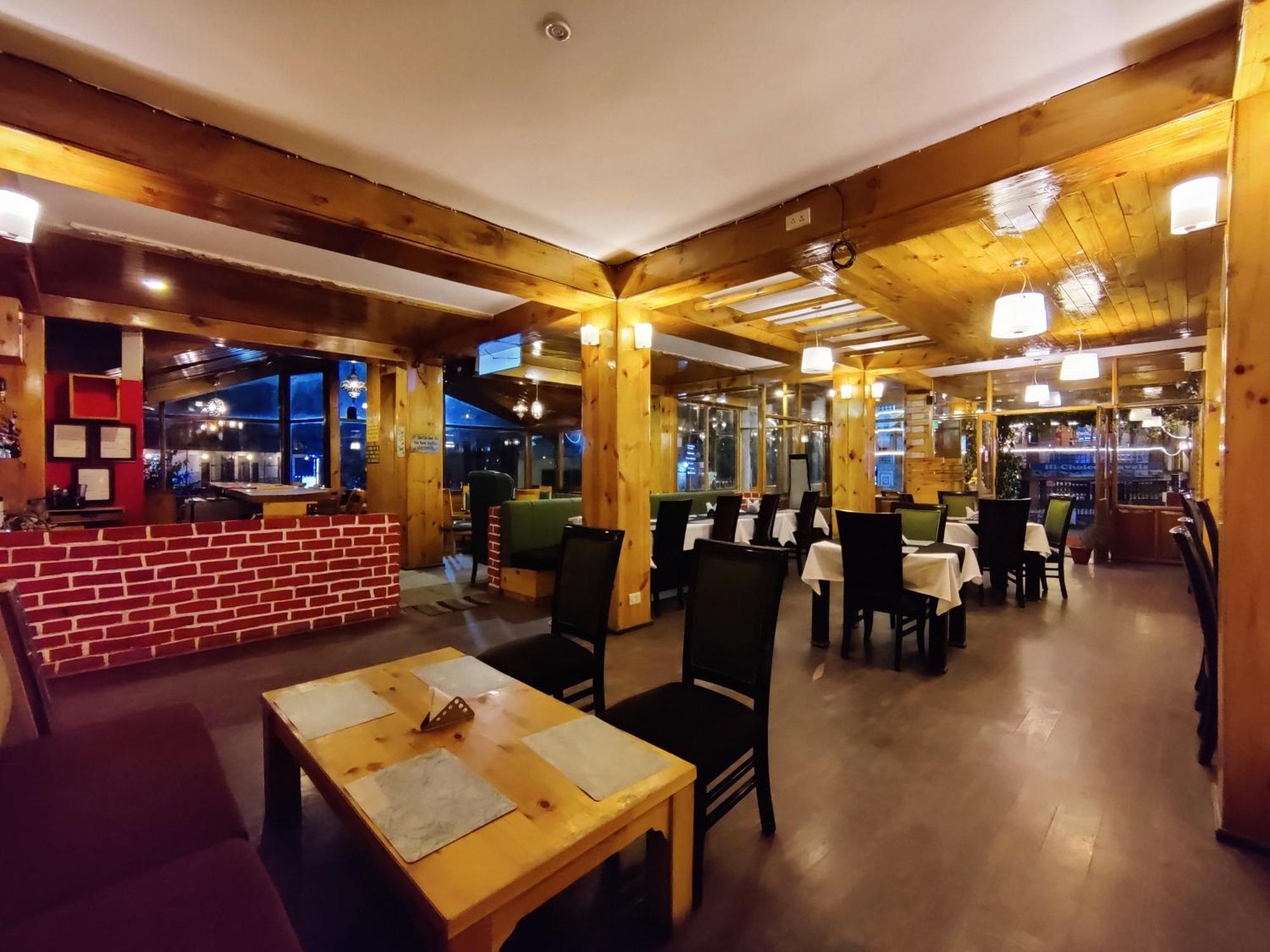 The Whispering Inn Resort And Bar Manāli Exteriér fotografie