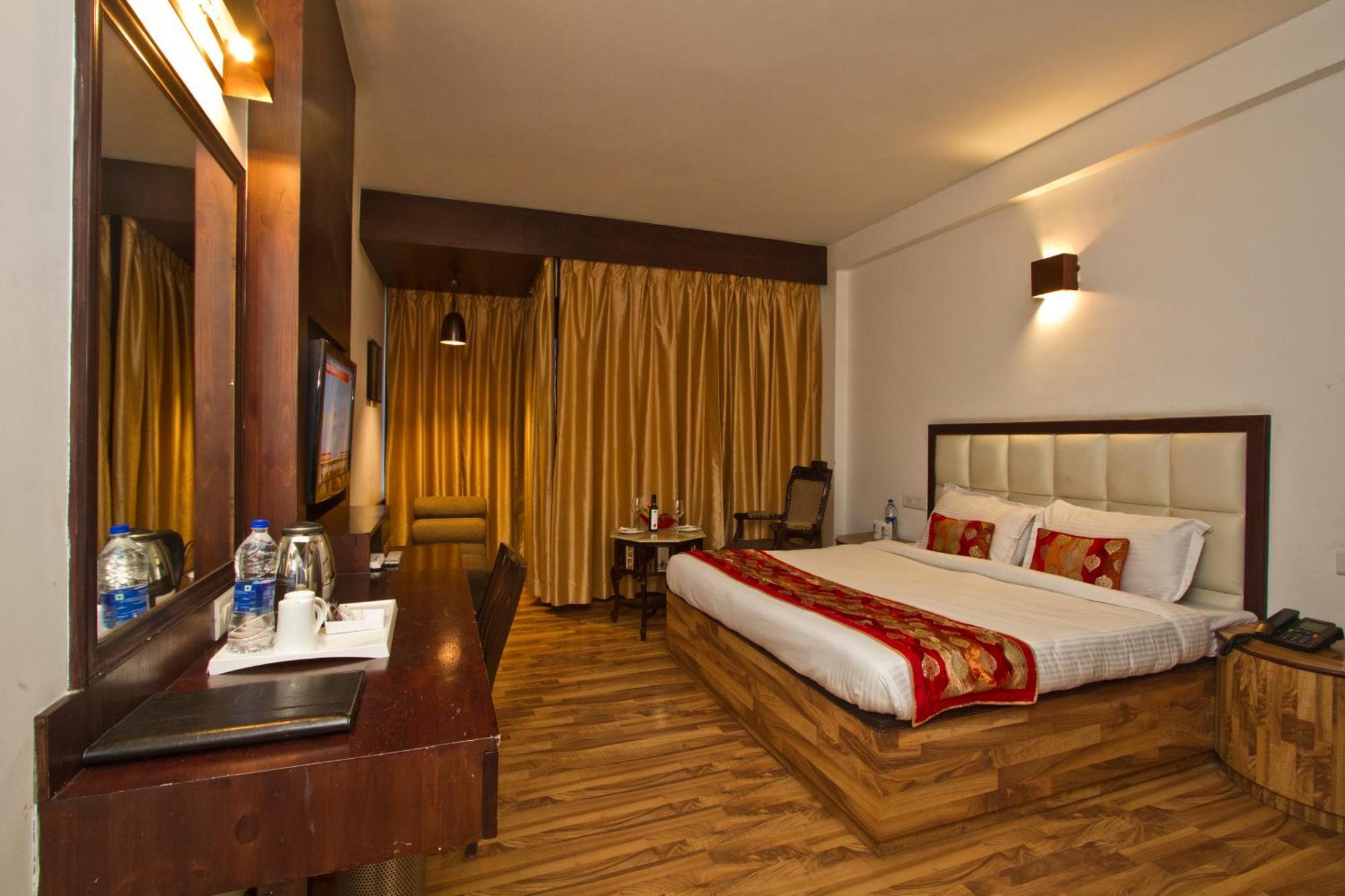 The Whispering Inn Resort And Bar Manāli Exteriér fotografie